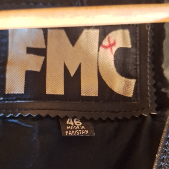 Black Leather Vest for Men - Picture 2 of 3